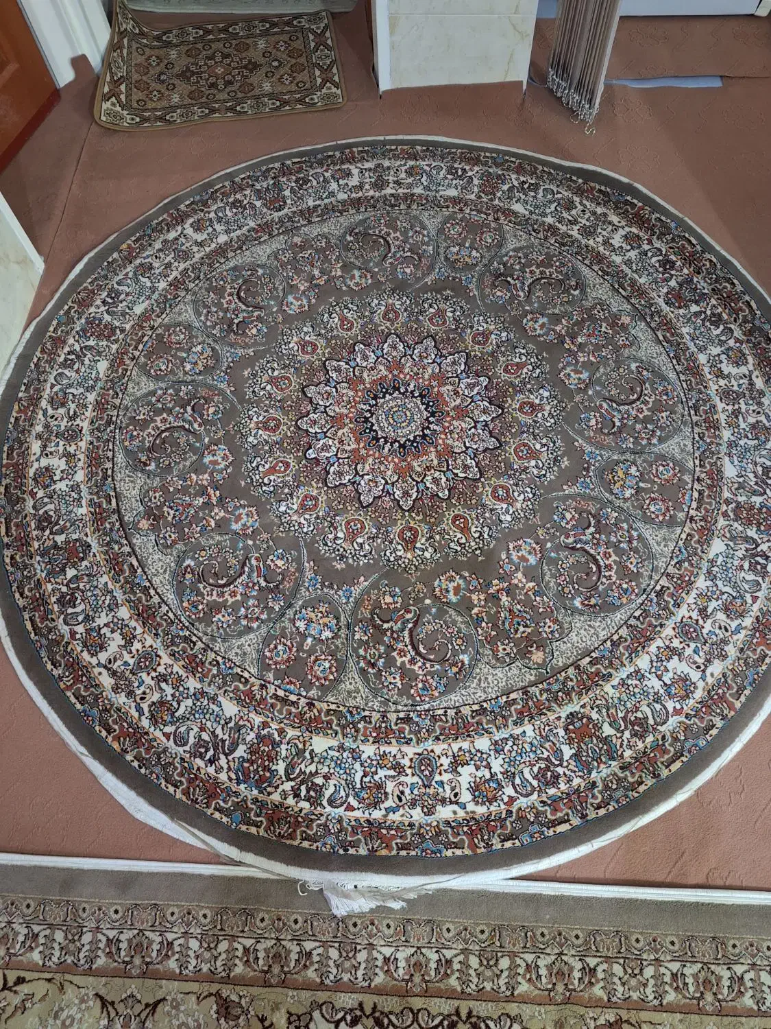 فرش گرد ۲*۲|فرش|زارچ, |دیوار