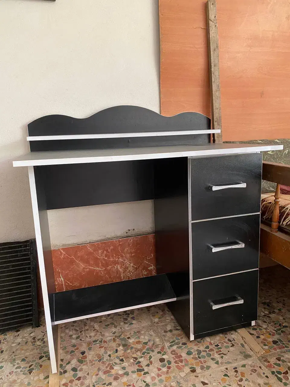 میز تحریر|میز تحریر و کامپیوتر|گرگان, |دیوار