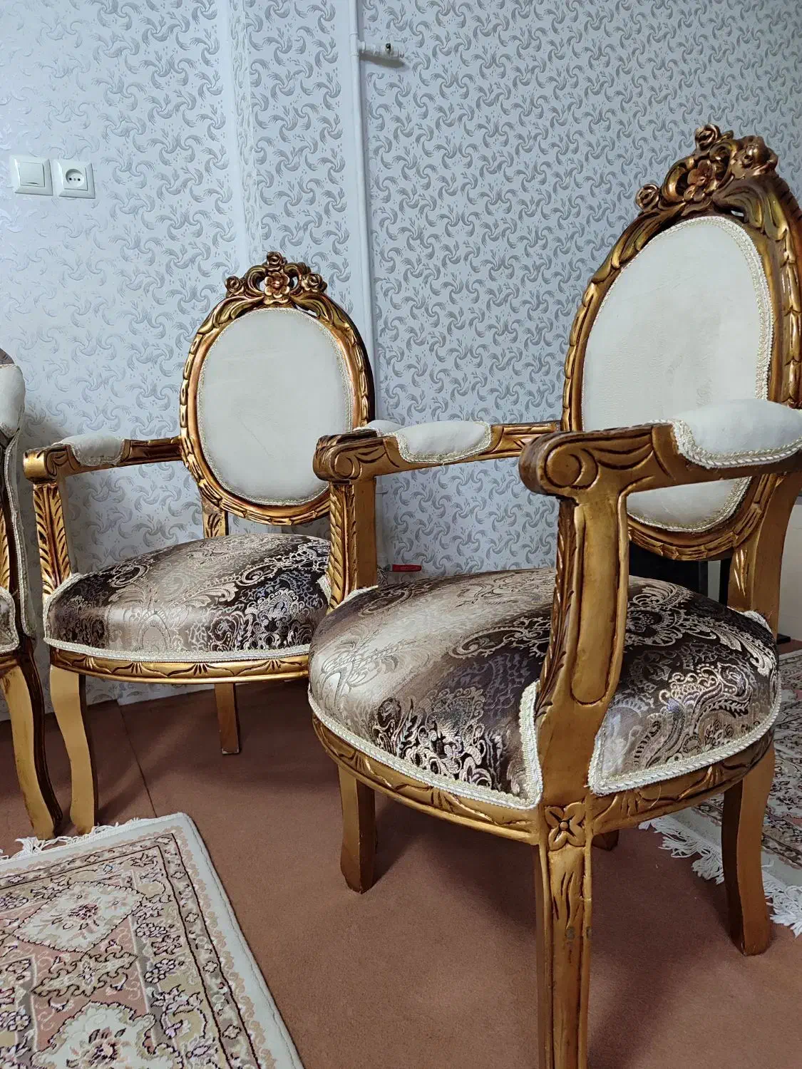 سلام مبلمان کلاسیک ومدرن،مناسب خوش سلیقه ها|مبلمان خانگی و میز عسلی|بروجرد, |دیوار