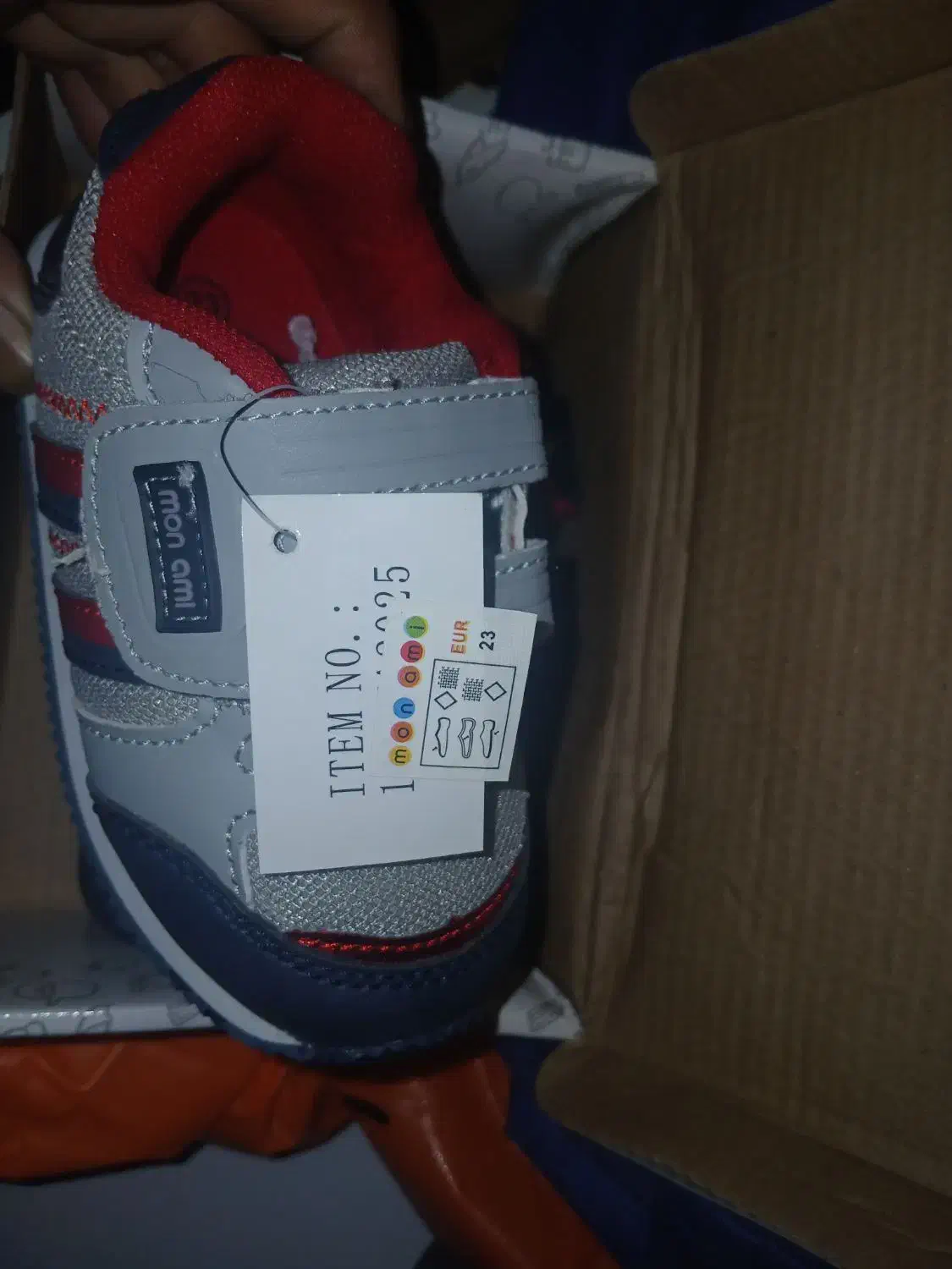 یک جفت کفش بچه گانه|کفش و لباس بچه|گنبد کاووس, |دیوار