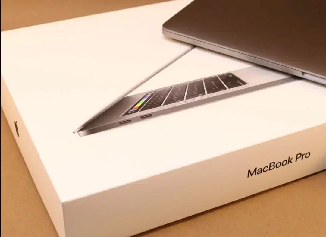 Macbook pro 2018 (tuchbar)|رایانه همراه|شیراز, کلاهدوز|دیوار