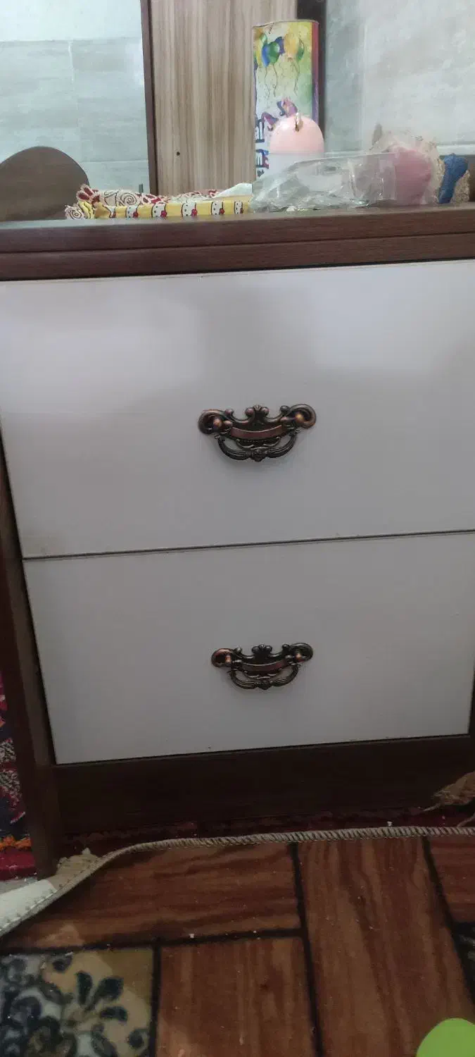 پاتختی|تخت و صندلی بچه|شیراز, رازی|دیوار