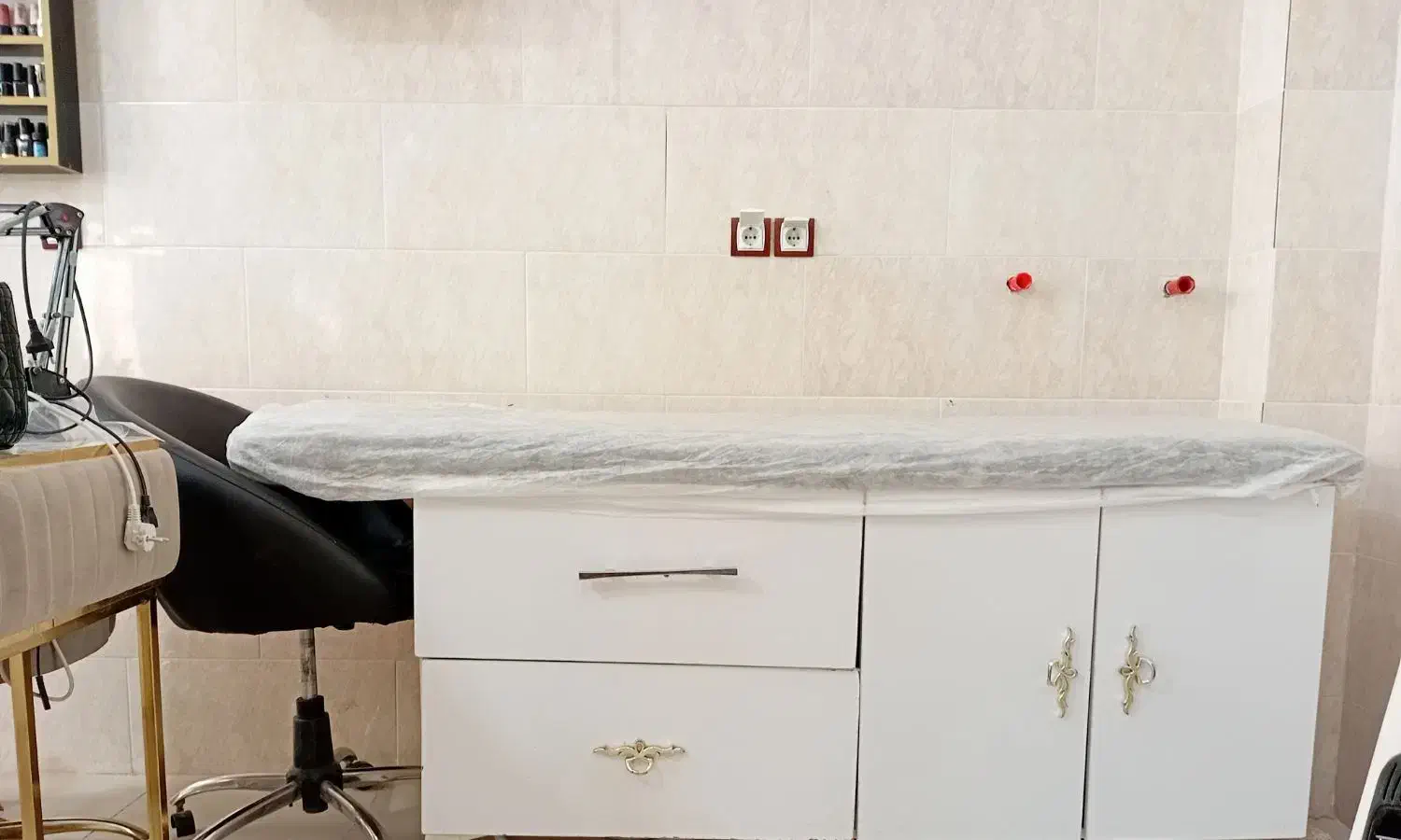 تخت مژه|آرایشگاه و سالنهای زیبایی|مرودشت, پشت سایپا|دیوار