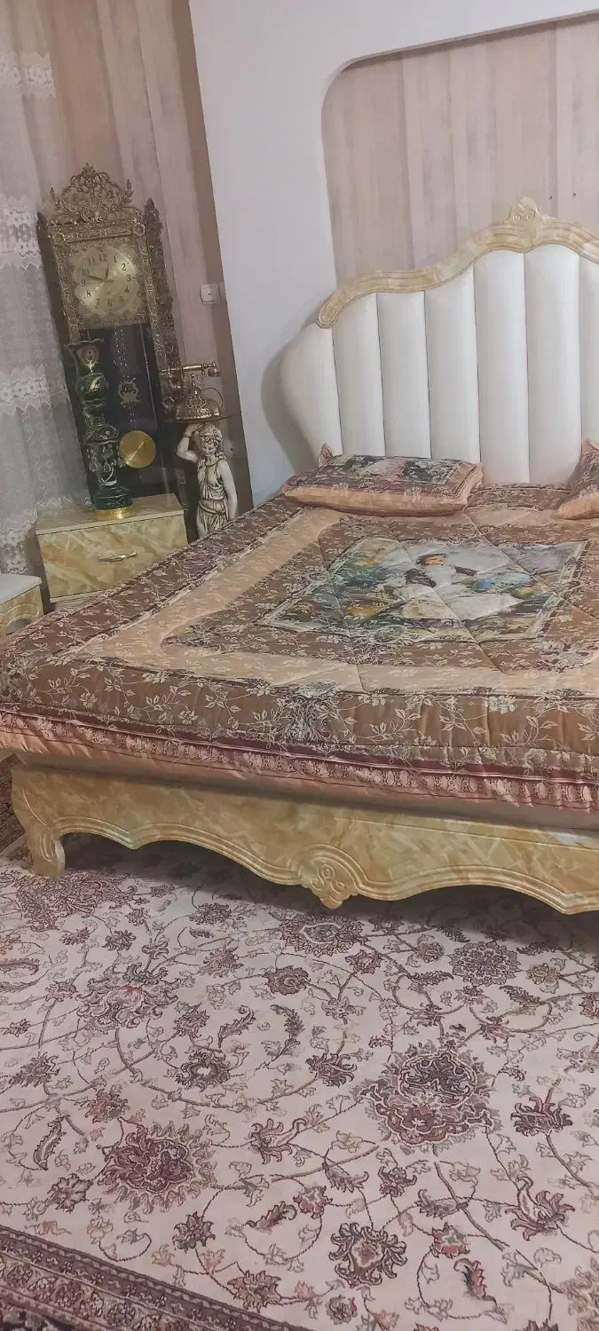 دو دست سرویس خواب سالم  مناسب جهیزیه تخفیف دارن|تخت و سرویس خواب|کرمانشاه, |دیوار