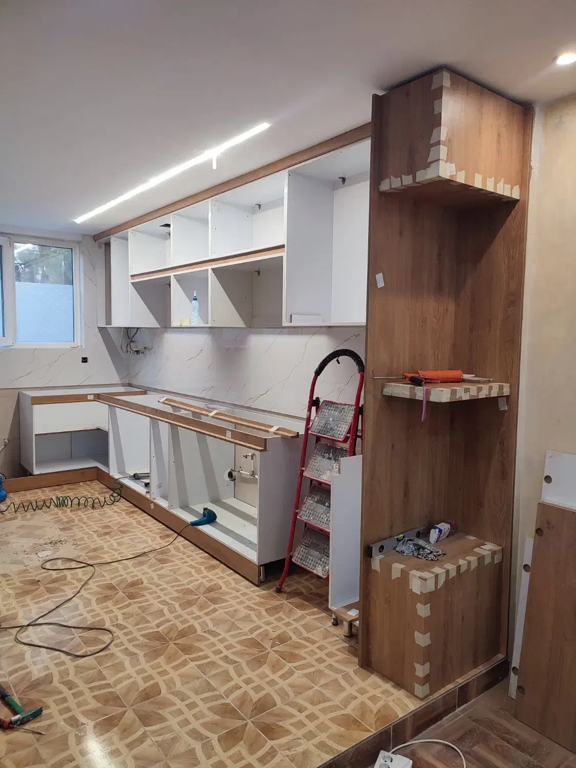 اجرای کابینت ام دی اف متری 8/200|خدمات پیشه و مهارت|شاهینشهر, حاجی آباد|دیوار