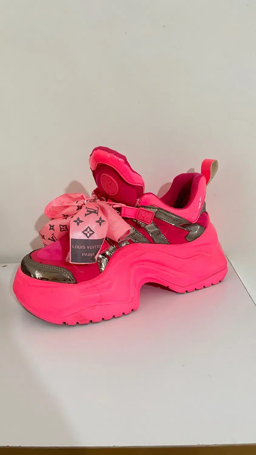 کفش اسپرت دخترونه سایز ۳۷ تا ۴۰ رو ساپورت میکنه|کیف، کفش، کمربند|ماکو, |دیوار