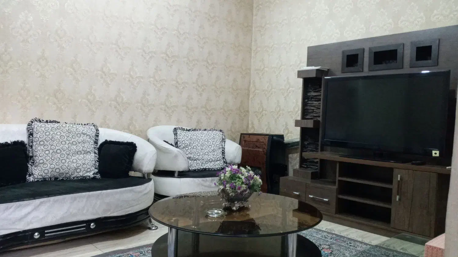 آپارتمان خانه حیاط دار دربست مستقل|اجارهٔ کوتاهمدت آپارتمان و سوئیت|تهران, کیانشهر|دیوار