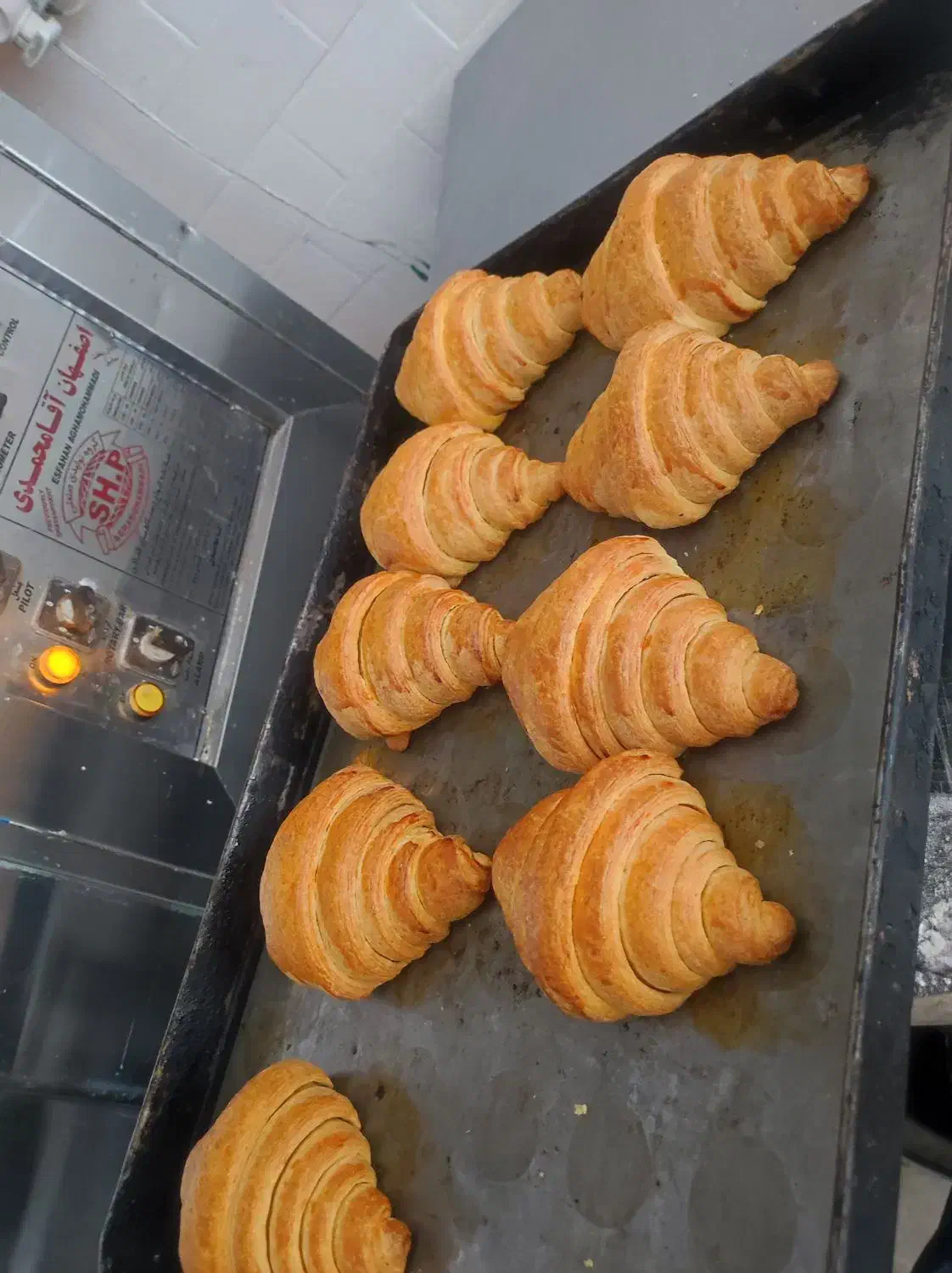 نیرو آقا جهت کار قنادی|استخدام خدمات فروشگاه و رستوران|ایذه, |دیوار