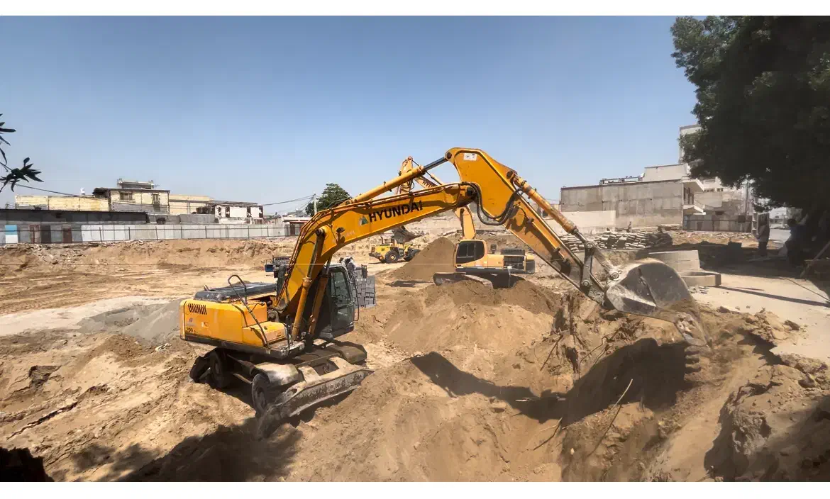 بیل مکانیکی چرخ لاستیکی هیوندای ۲۰۰مدل۲۰۱۱|خودرو سنگین|بندرعباس, |دیوار