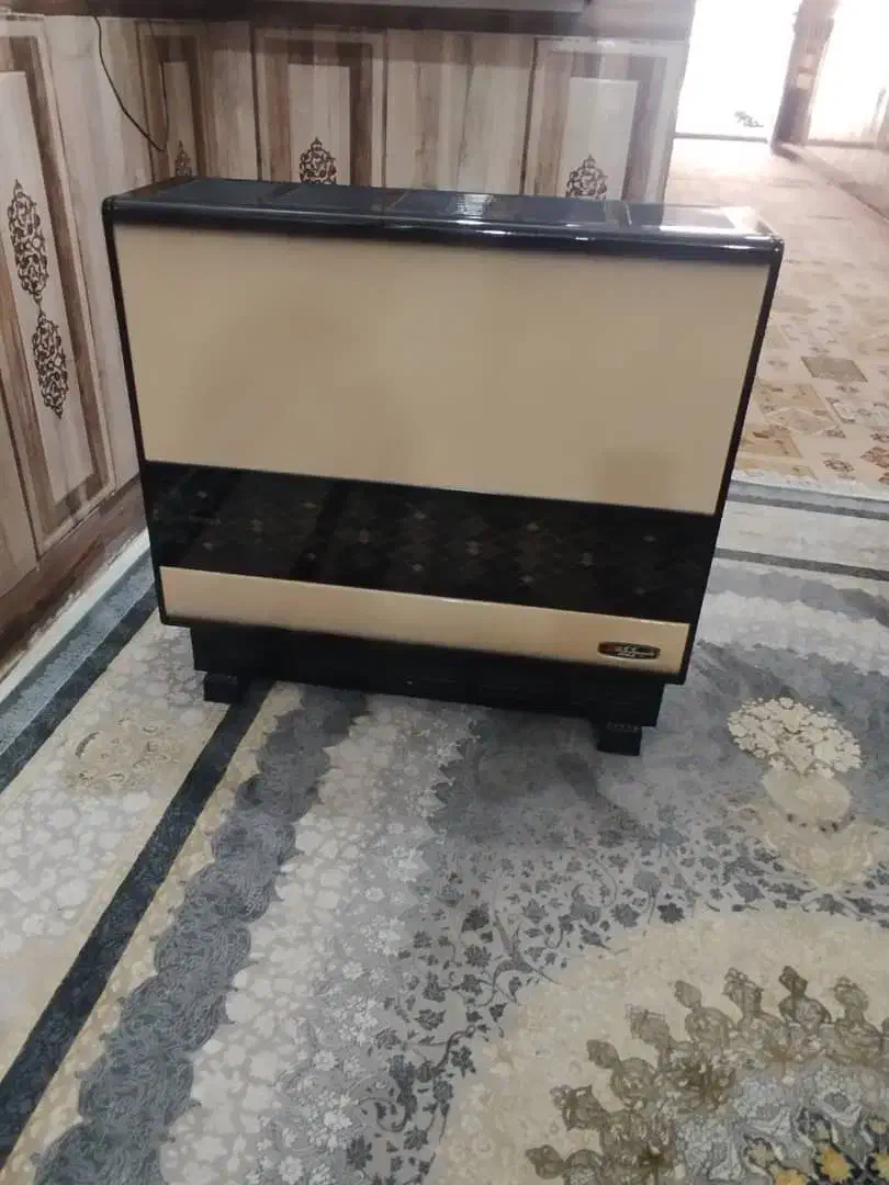 بخاری دودکش دار بسیار تمیز نو نو|بخاری، هیتر، شومینه|باوی, |دیوار