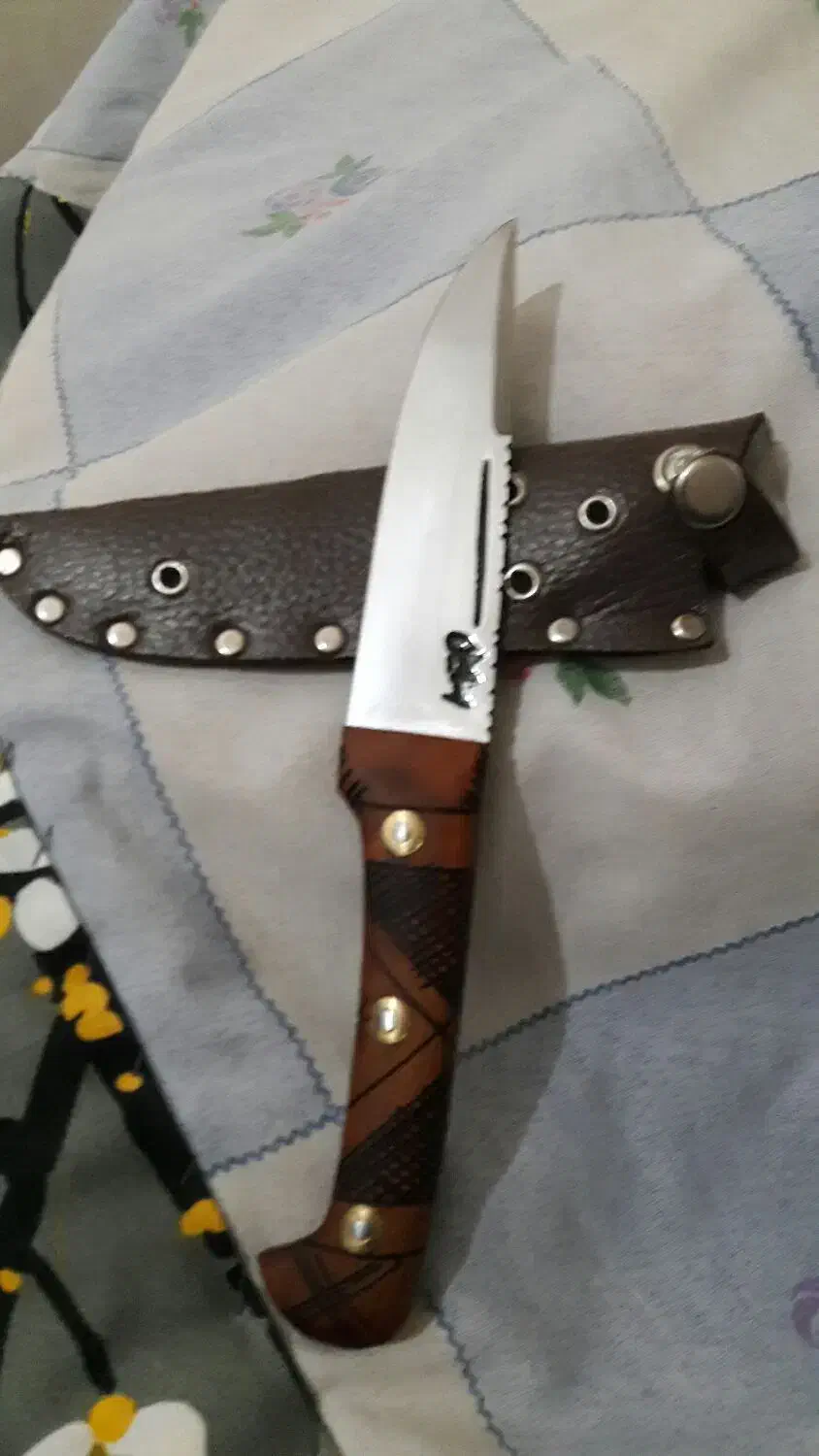 چاقو قصابی|کلکسیون اشیاء عتیقه|قم, باغ کرباسی|دیوار