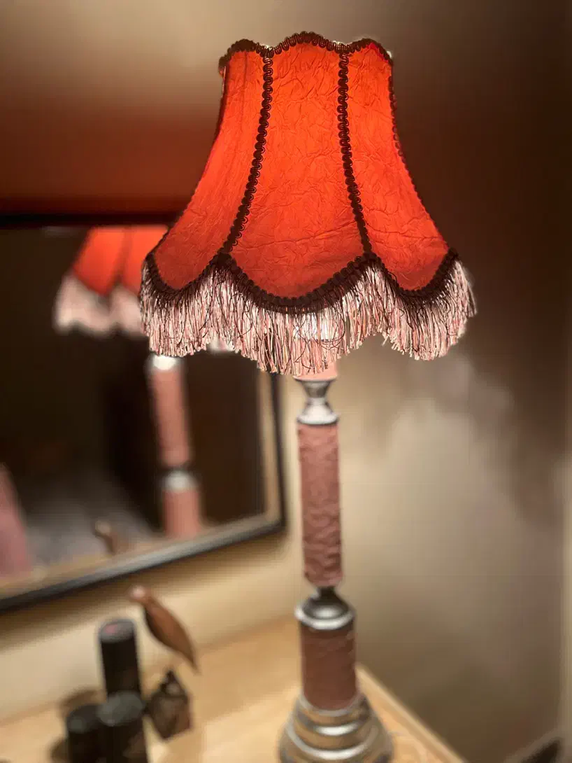 فروش فوری چراغ خواب طرح کلاسیک|چراغ خواب و آباژور|ساوه, |دیوار