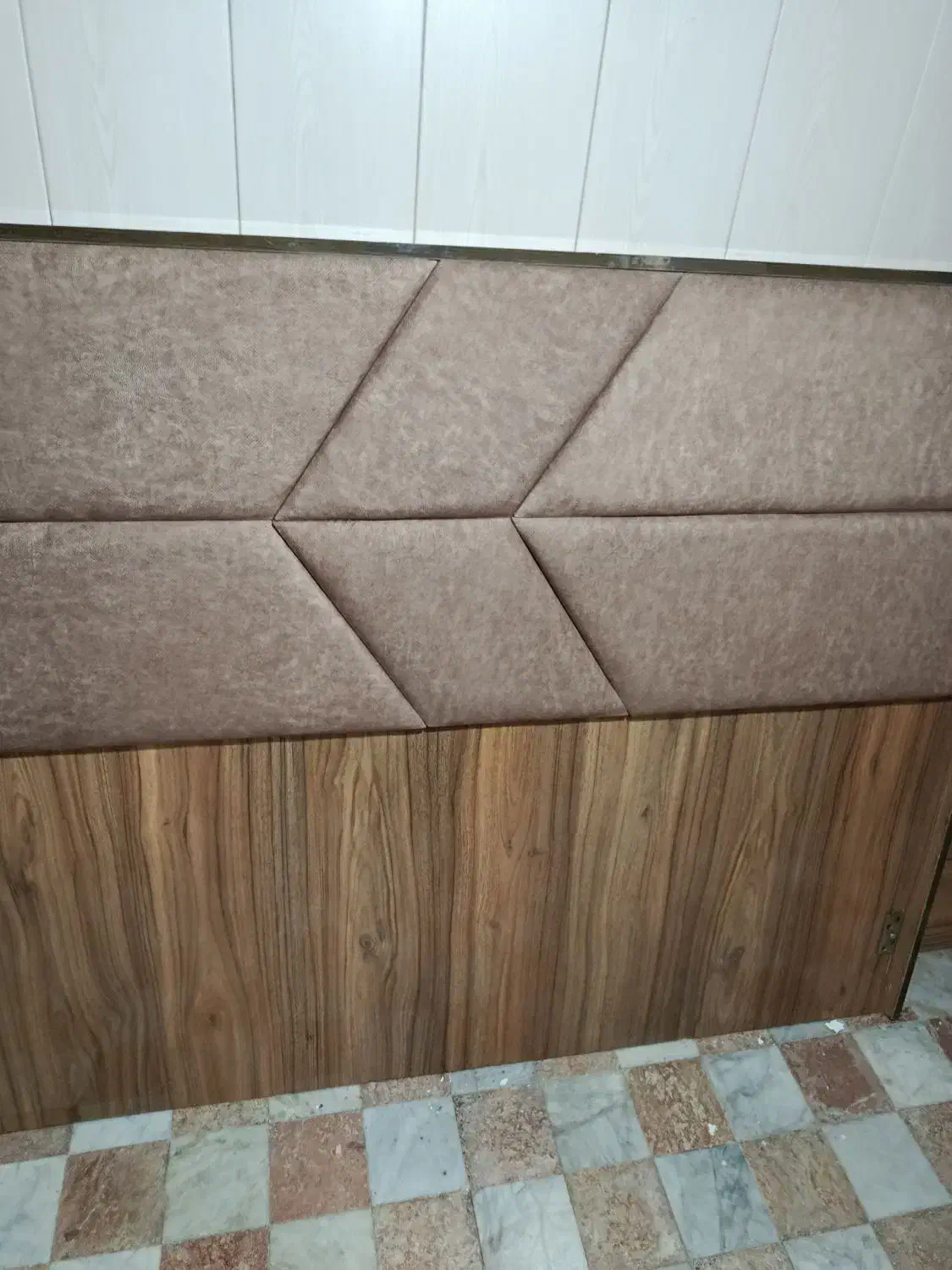 تخت خواب دونفره کلاسیک سالم وتمیز|تخت و سرویس خواب|مراغه, |دیوار