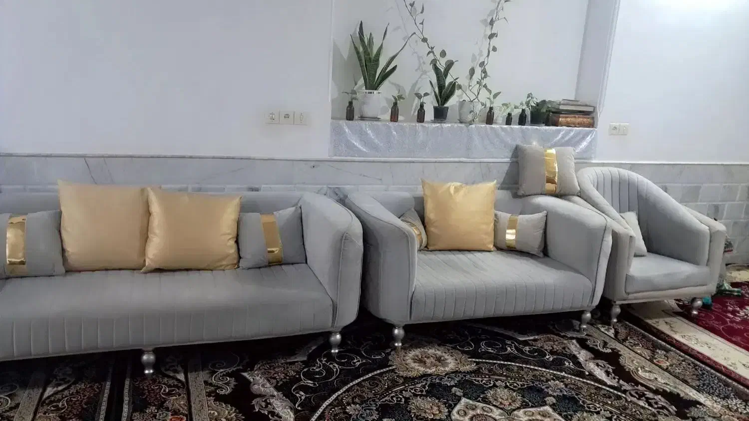 مبل درحدنو فقط ۱۸|مبلمان خانگی و میز عسلی|کاشان, زیدی|دیوار