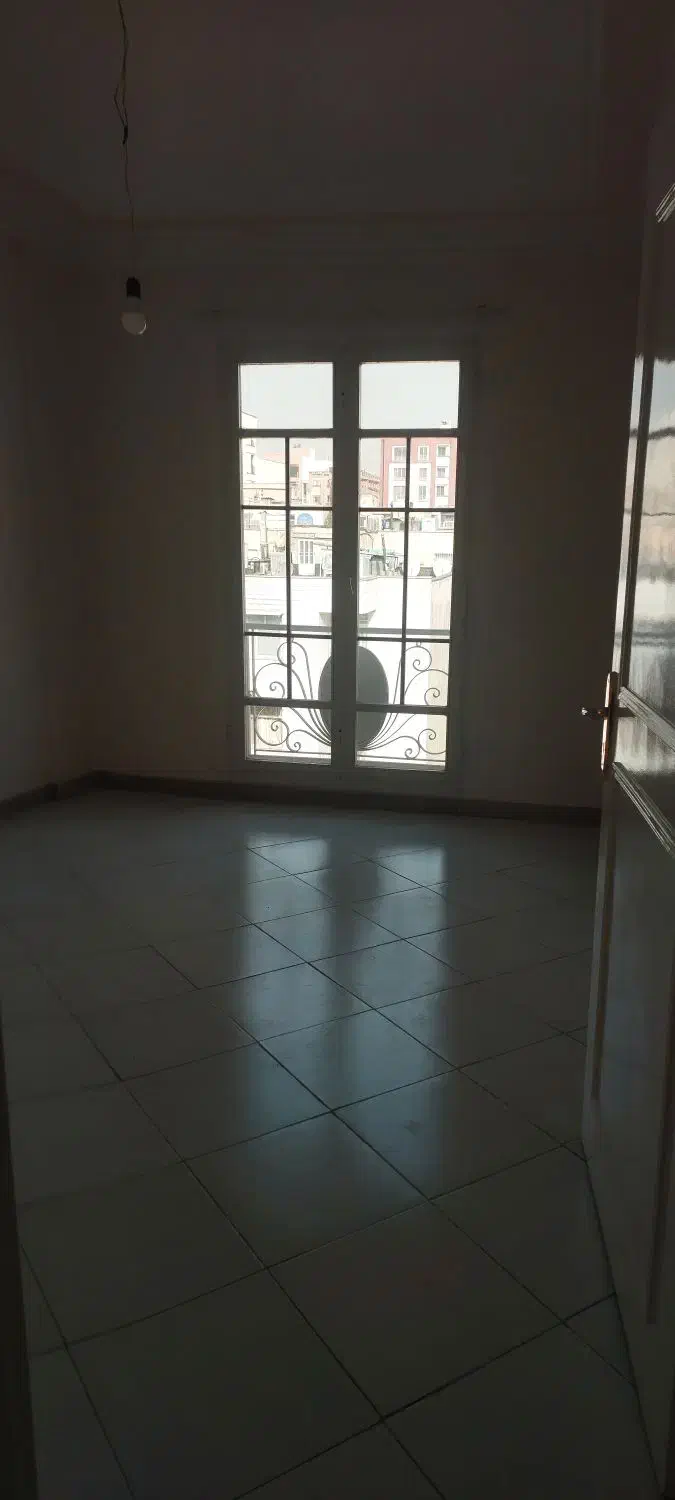 135 متر میرداماد مترو