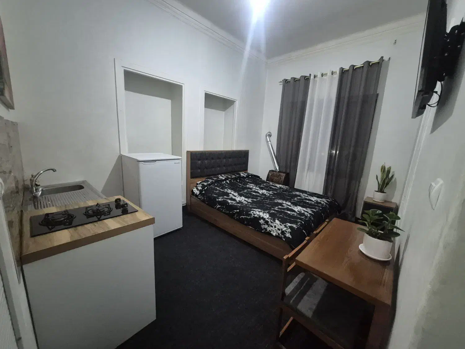 اجاره روزانه سوییت آپارتمان مرکز شهر میدان انقلاب|اجارهٔ کوتاهمدت آپارتمان و سوئیت|تهران, جمالزاده|دیوار