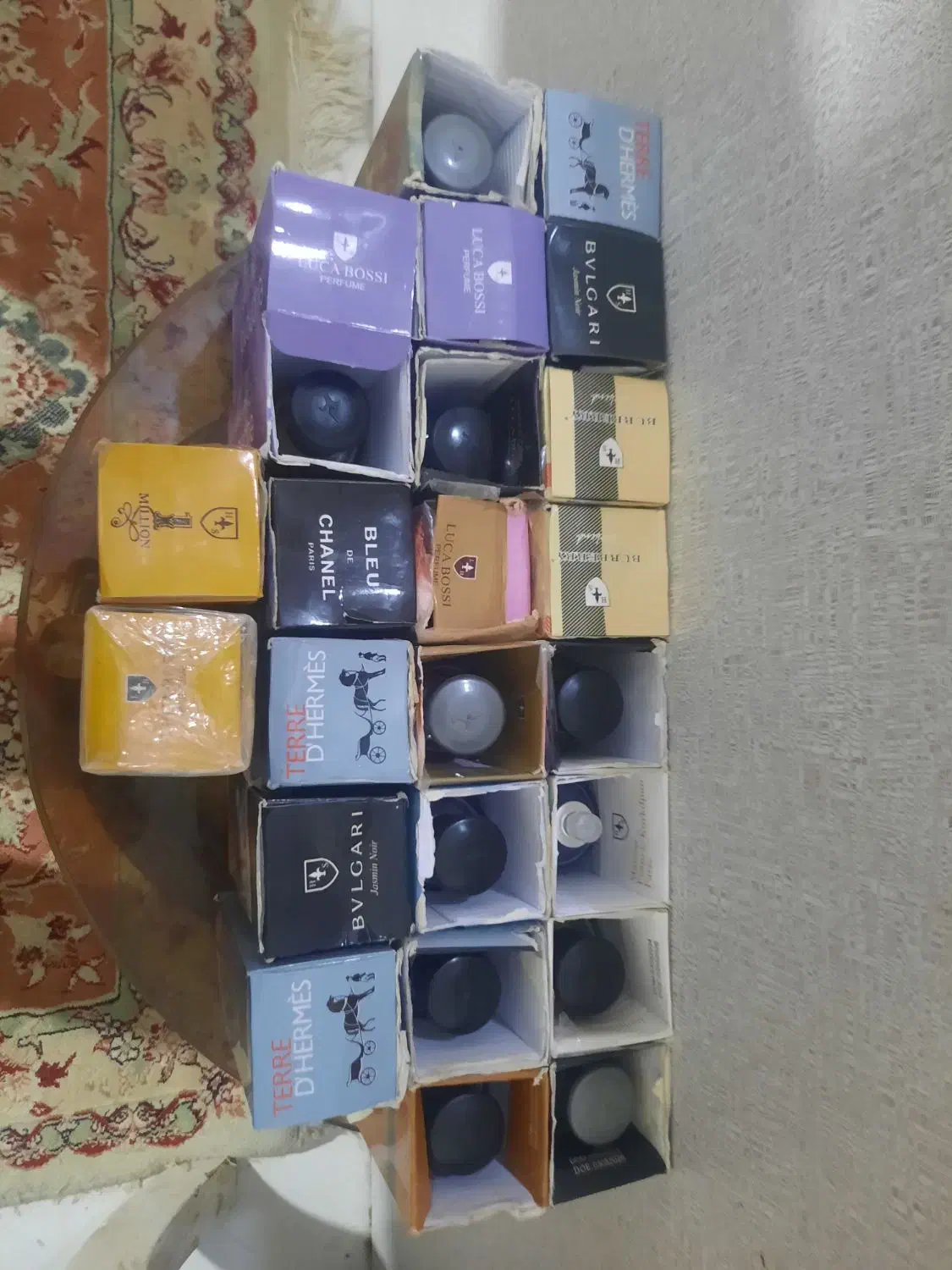 ادکلن|آرایشی، بهداشتی، درمانی|پرند, فاز ۶|دیوار