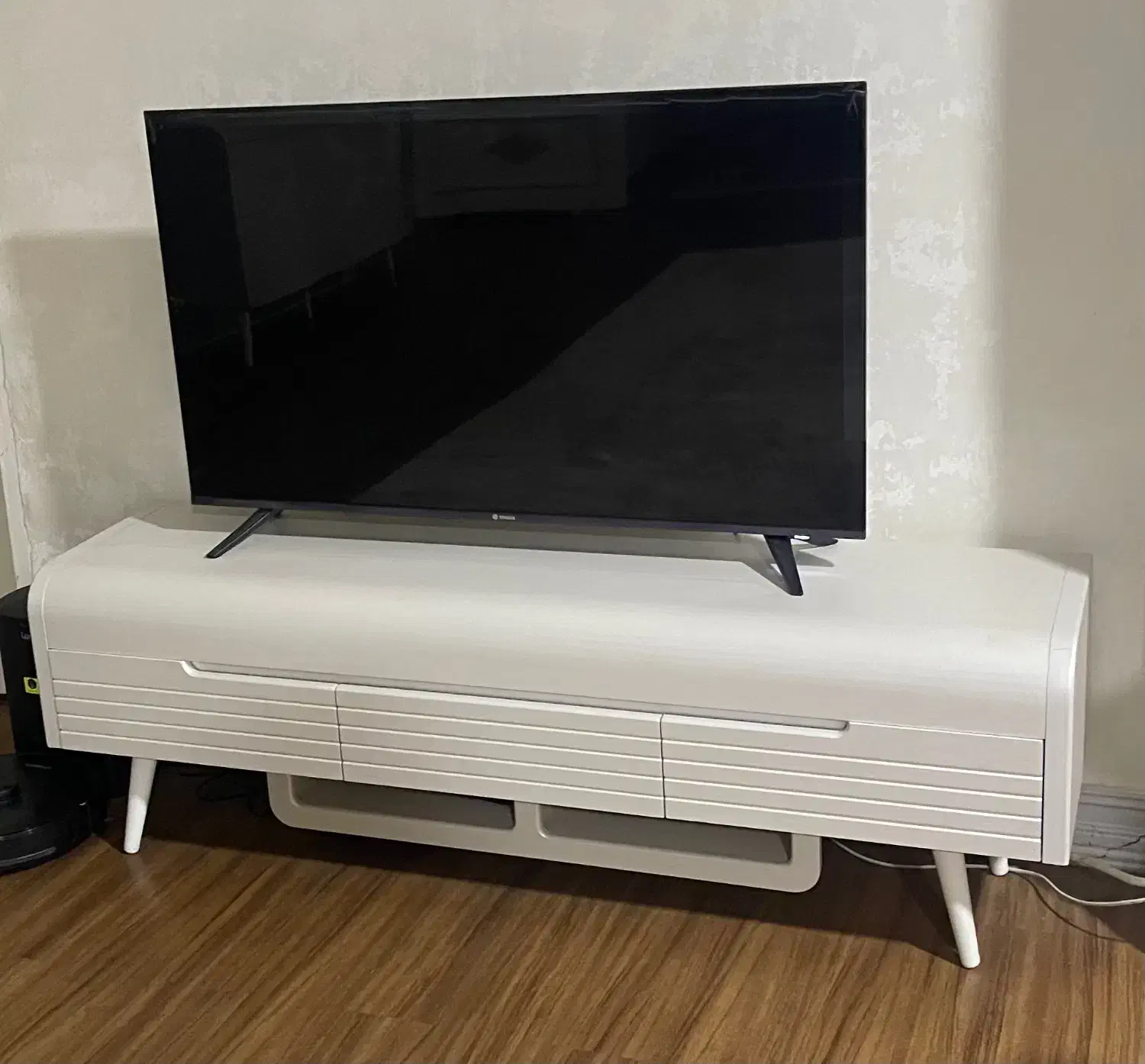 اینه کنسول تمیز با میز تلویز یون|میز تلویزیون|رامهرمز, |دیوار