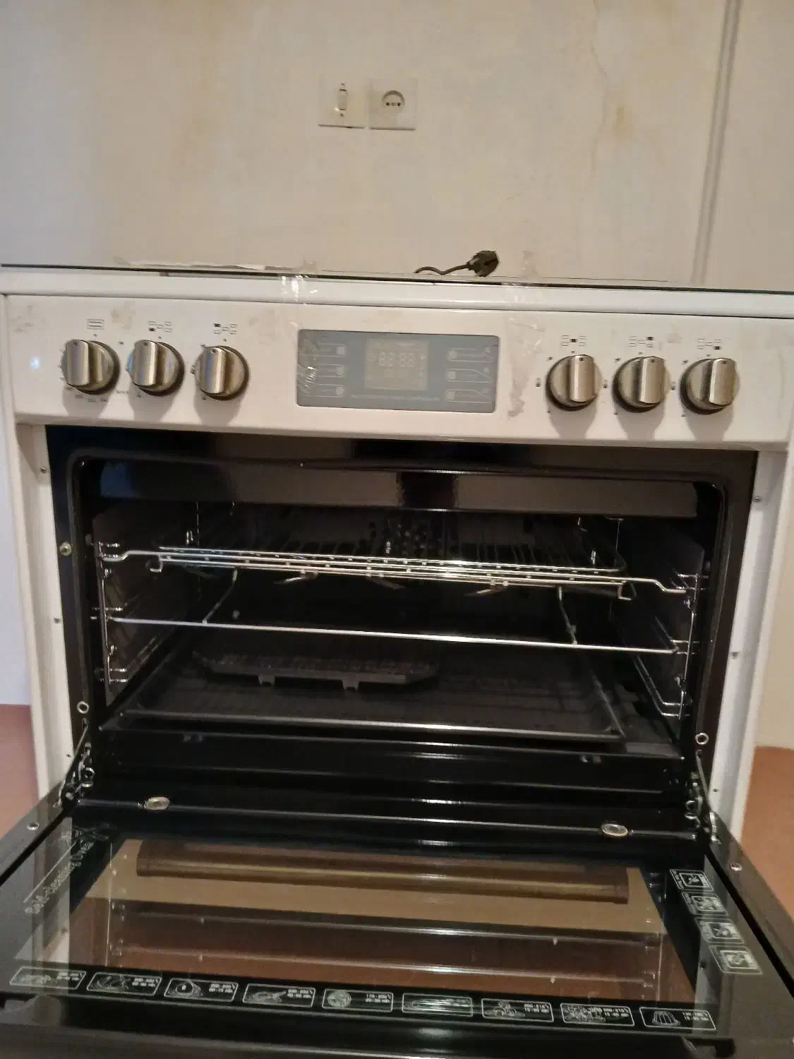 اجاق گاز پیلوت در حد نو فردار دارای جوجه گردان|اجاق گاز و لوازم برقی پخت‌وپز|شیروان (خراسان), |دیوار