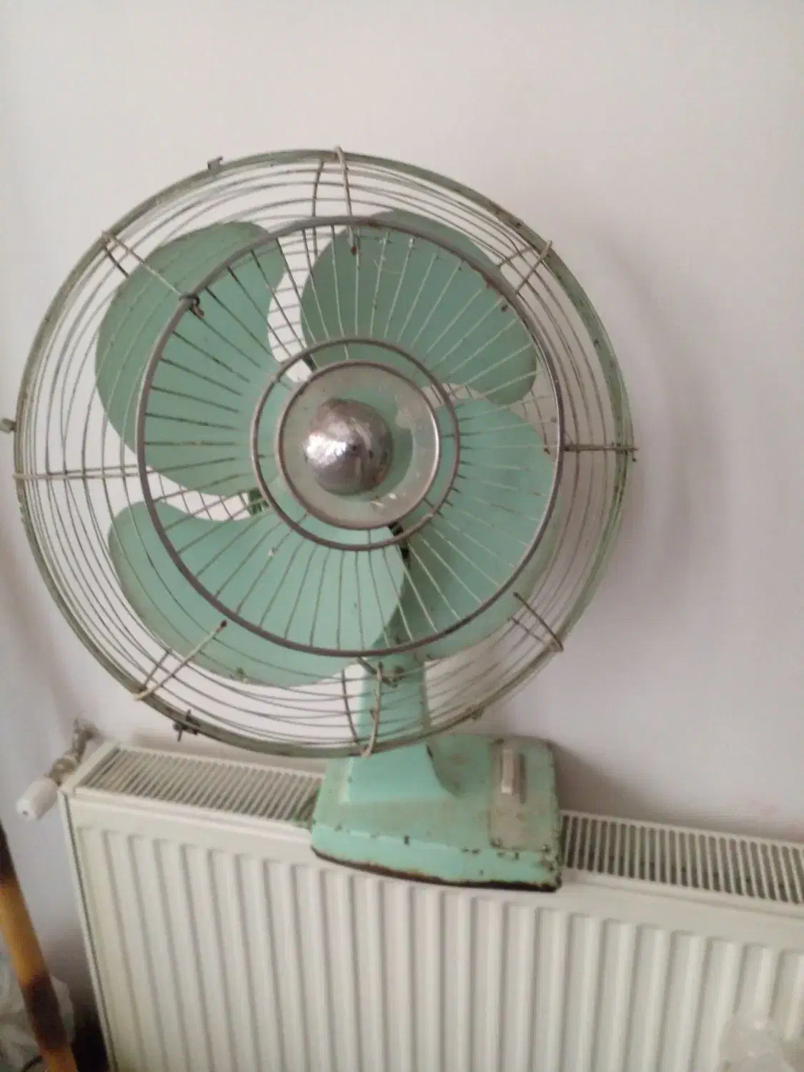 اسلایت جهت کنفرانس .اپراتور.|تلویزیون و پروژکتور|هشتگرد, فاز ۱ مهستان|دیوار