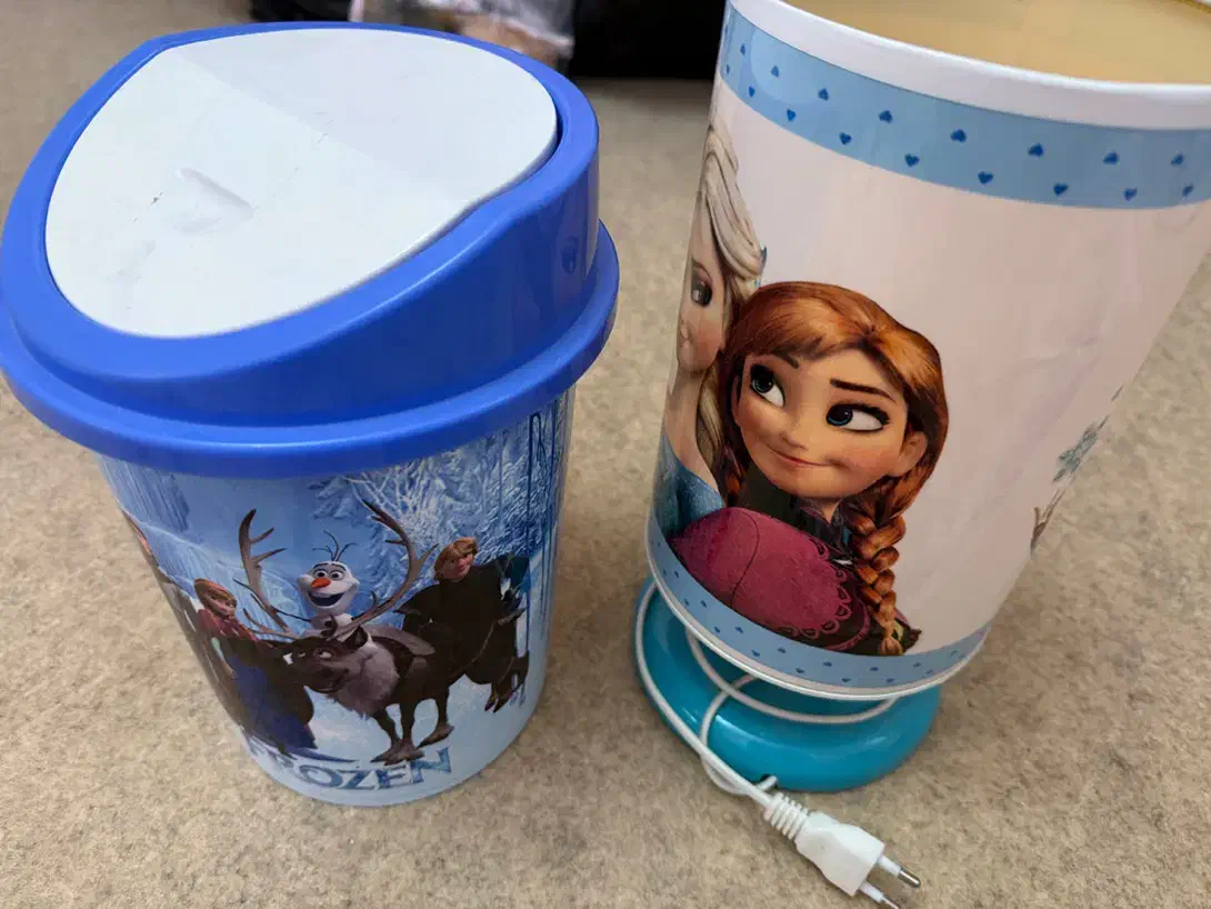 آباژور و سطل آشغال|چراغ خواب و آباژور|تبریز, |دیوار