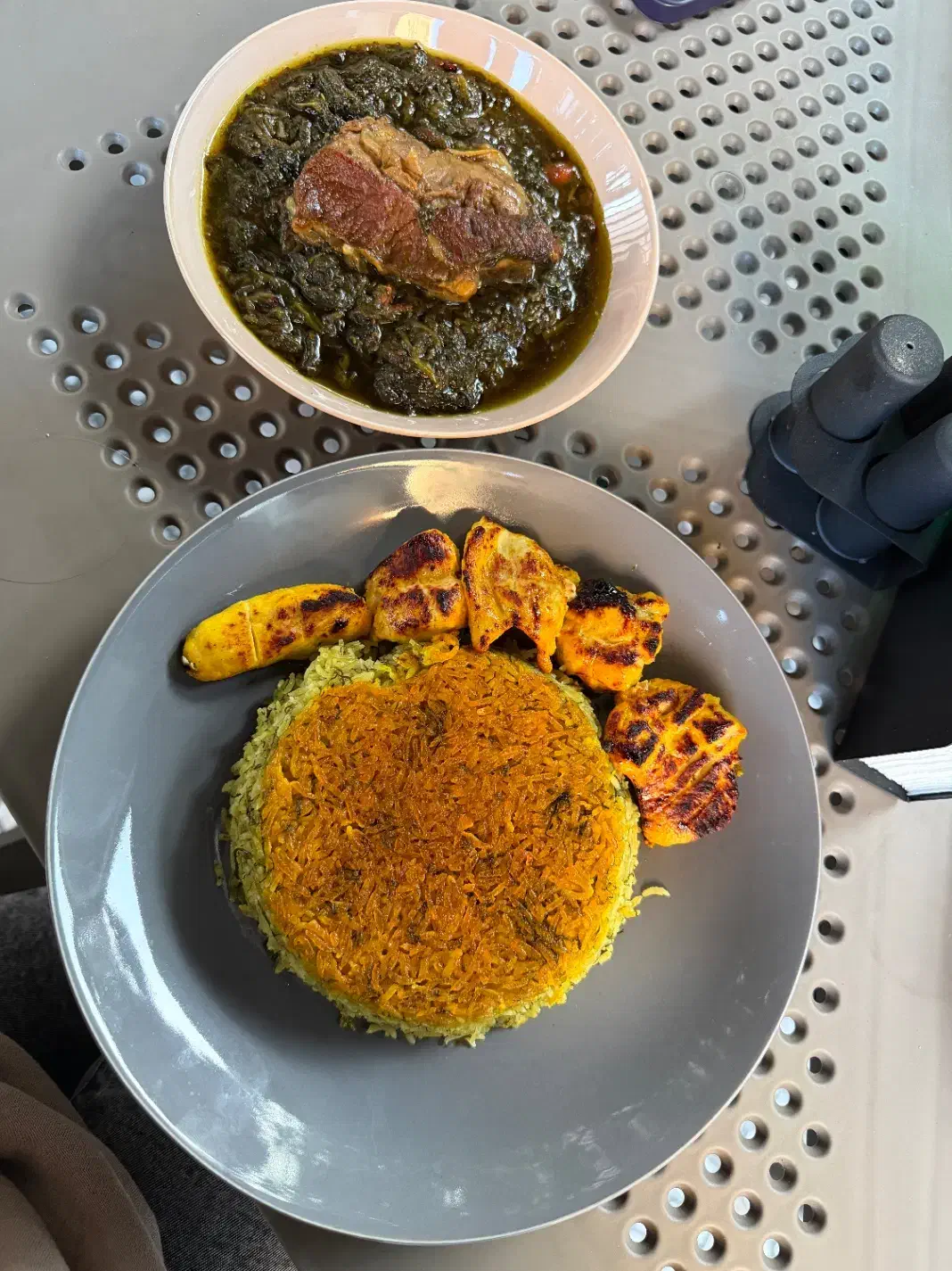 استخدام نیرو برای آشپزخانه تهیه غذا|استخدام خدمات فروشگاه و رستوران|آمل, |دیوار