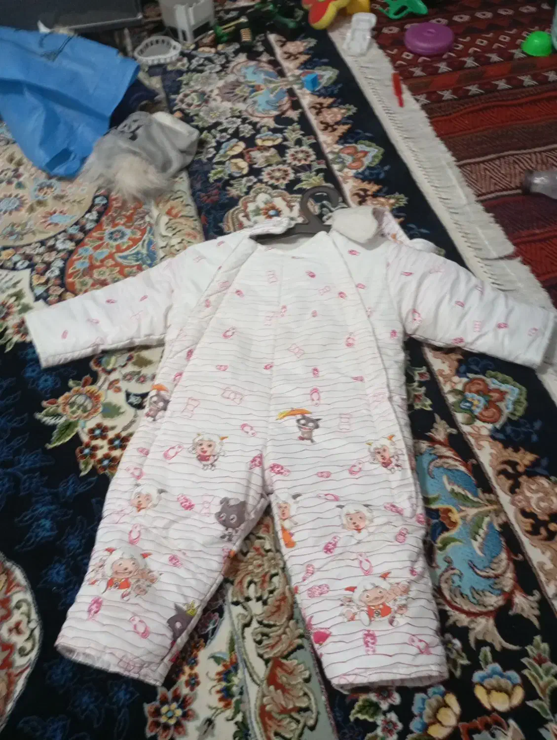 لباس دخترونه در حد خیلی نو|کفش و لباس بچه|یاسوج, |دیوار