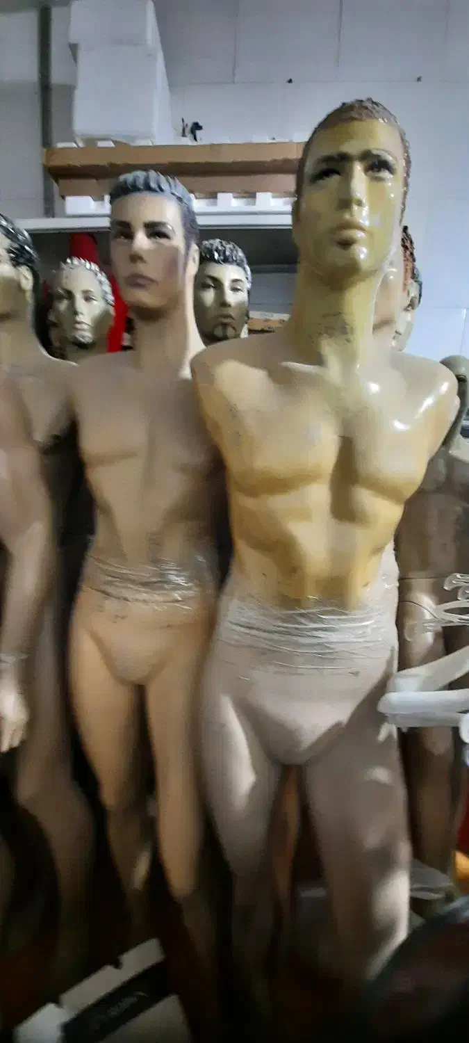 مانکن مردانه ویترین سه طبقه|فروشگاه و مغازه|اصفهان, عطار نیشابوری|دیوار