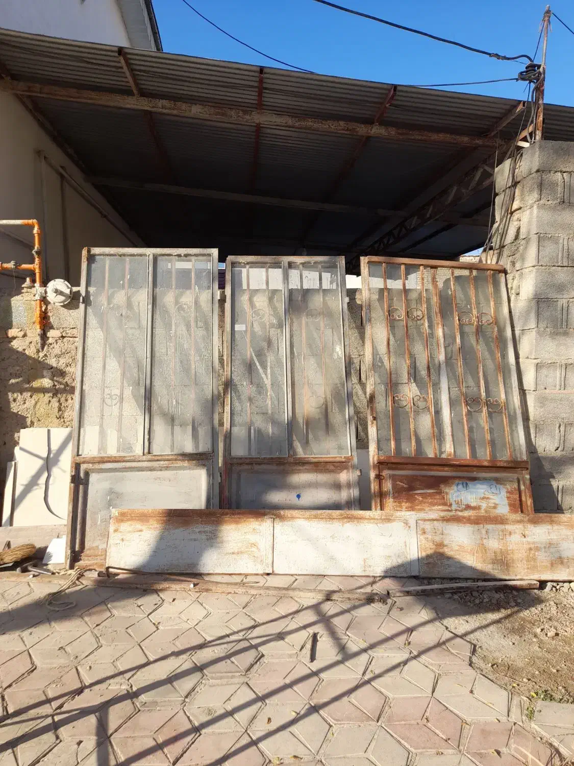 در اهنی مغازه قیمت توافقی|مصالح و تجهیزات ساختمان|انبارآلوم, |دیوار