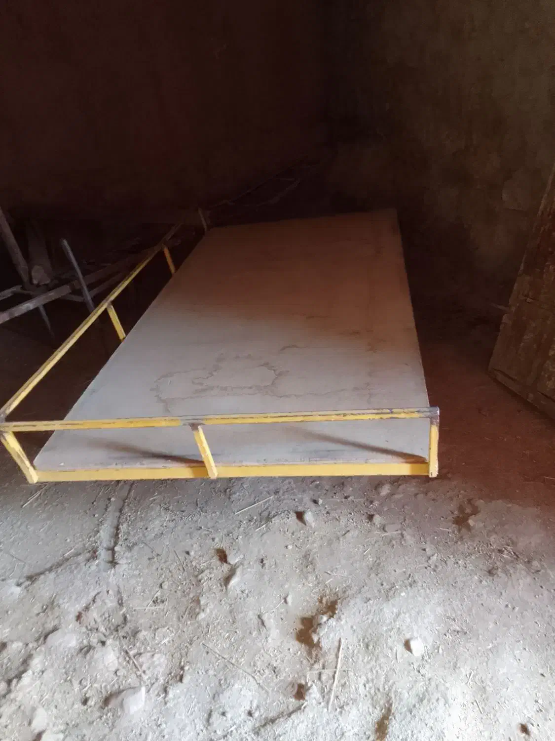 تختخواب|تخت و سرویس خواب|ایوان, |دیوار