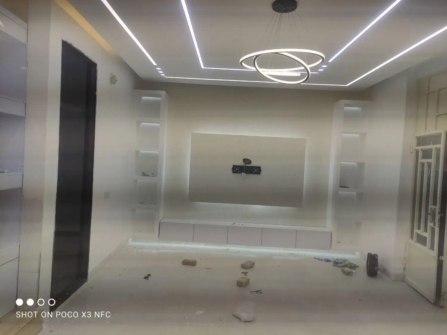 نقاشی ساختمان و لکه گیری گچ نم گیری سرویس با نانو|خدمات پیشه و مهارت|ماهدشت, |دیوار