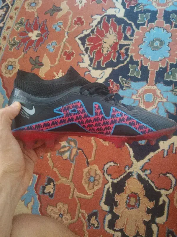 کفش فوتبال ، استو.ک|کیف، کفش، کمربند|پرند, فاز ۶|دیوار