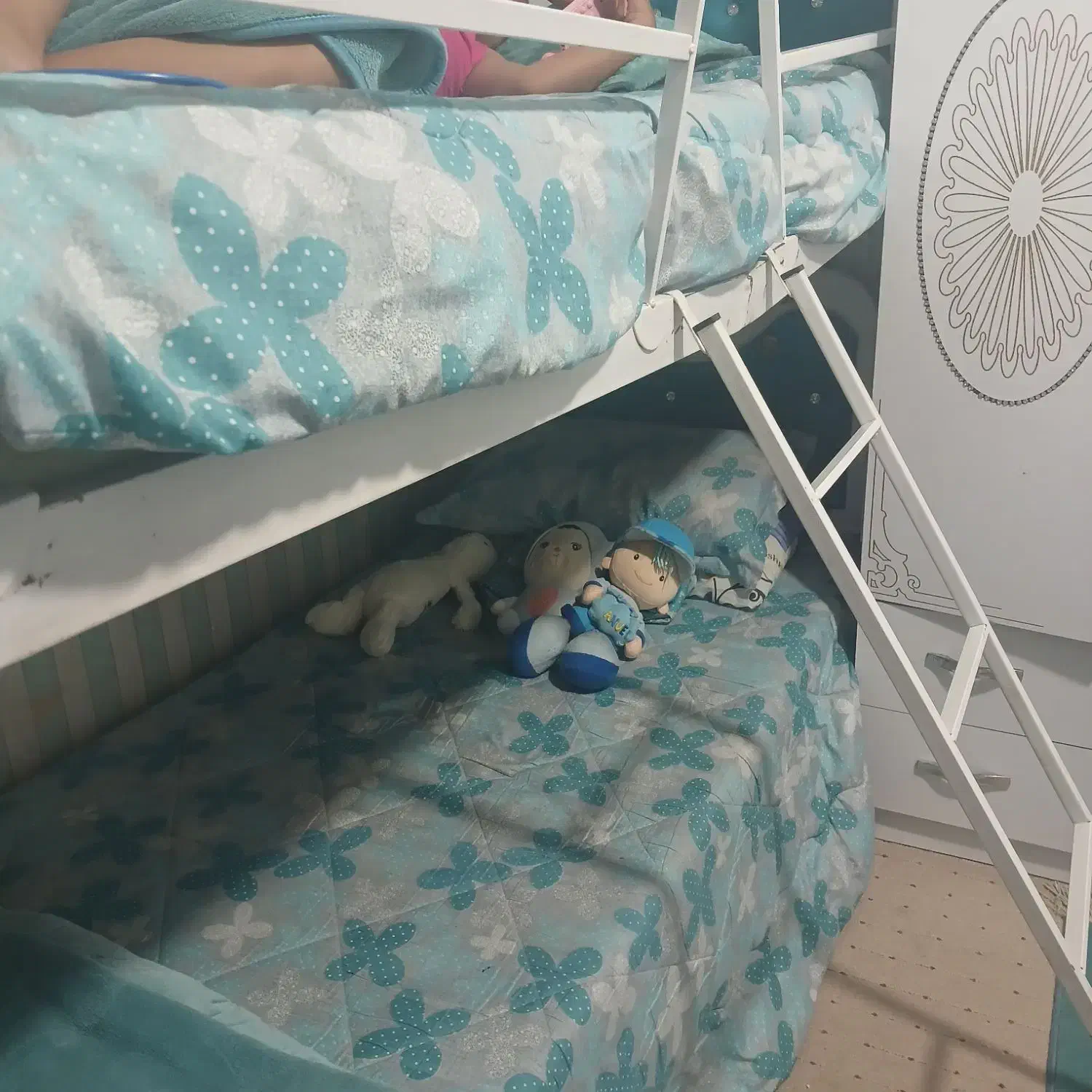 تخت دخترانه|تخت و سرویس خواب|دوگنبدان, |دیوار