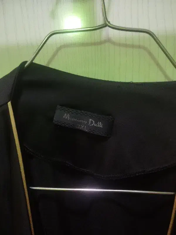 پالتو کیف|لباس|کرج, ساسانی (قلمستان)|دیوار