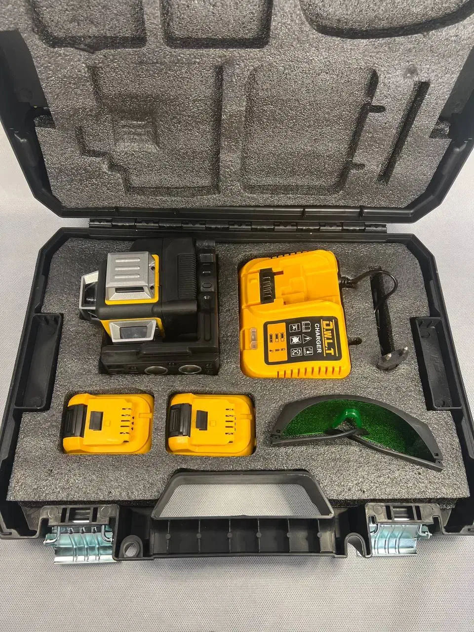 تراز لیزری ۳خط ۳۶۰درجه لنز فلزی دیوالت|ابزارآلات|زاهدان, |دیوار