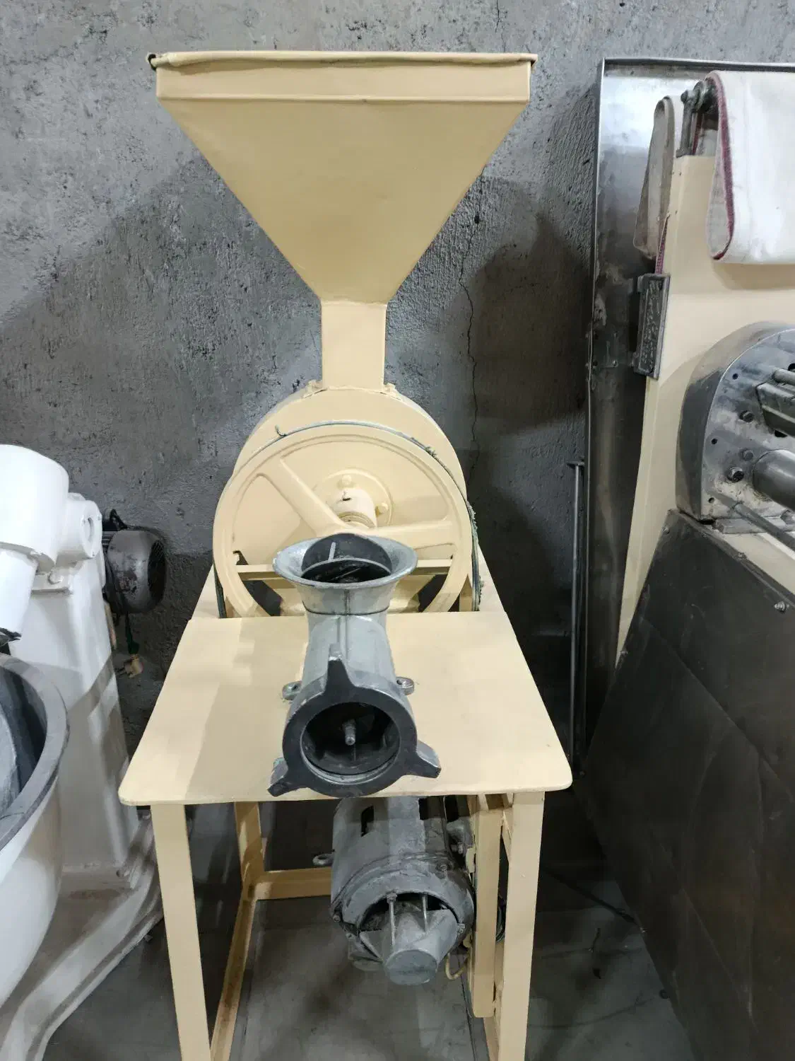 آسیاب و چرخ گوشت|کافیشاپ و رستوران|خوی, |دیوار