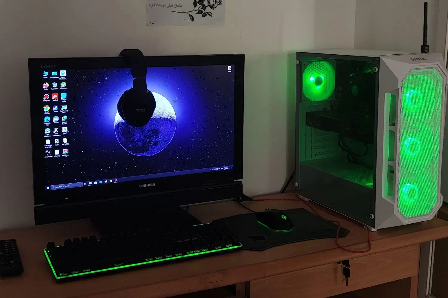 مانیتور ۲۴ اینچ|رایانه رومیزی|قشم, |دیوار