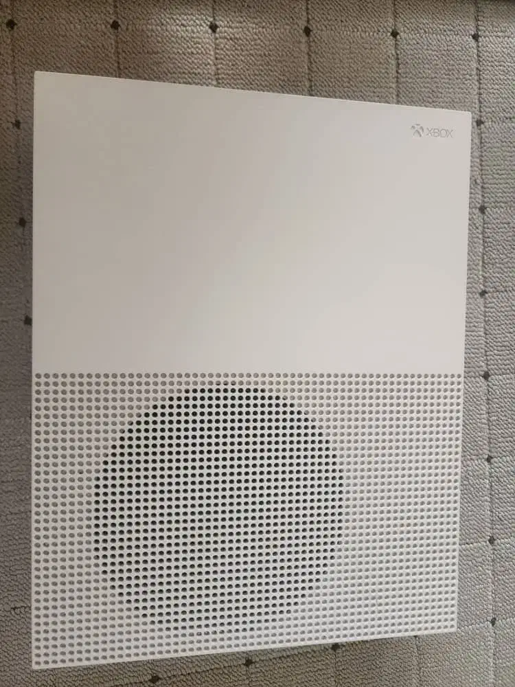 Xbox One S  یک ترا   دو دسته .تمیزِ تَمیز|کنسول، بازی ویدئویی و آنلاین|شیراز, شهرک مفتح|دیوار