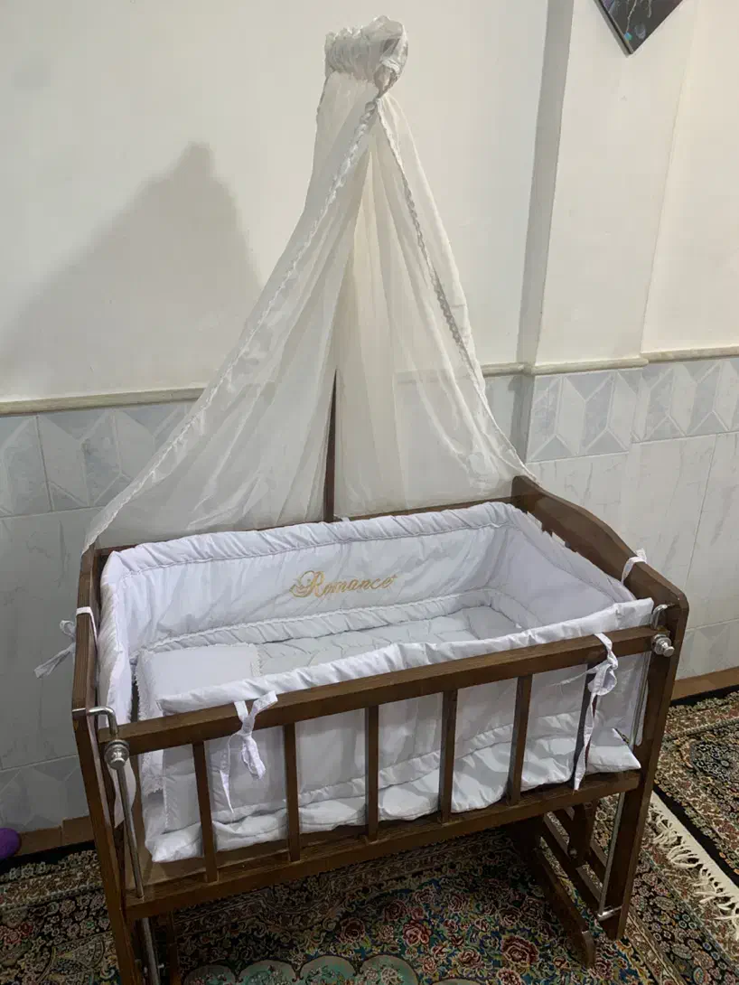گهواره کنار مادر مدل رومنس|تخت و صندلی بچه|قم, نیروگاه|دیوار