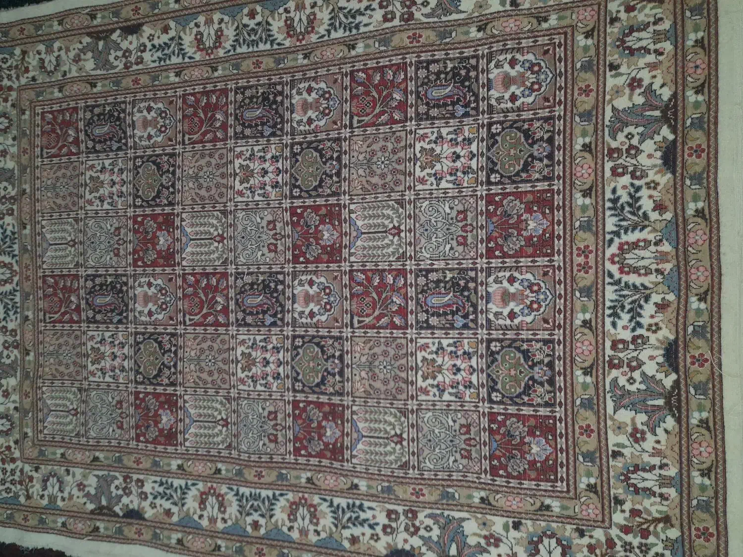 یک جفت فرش دستباف|فرش|بیرجند, |دیوار