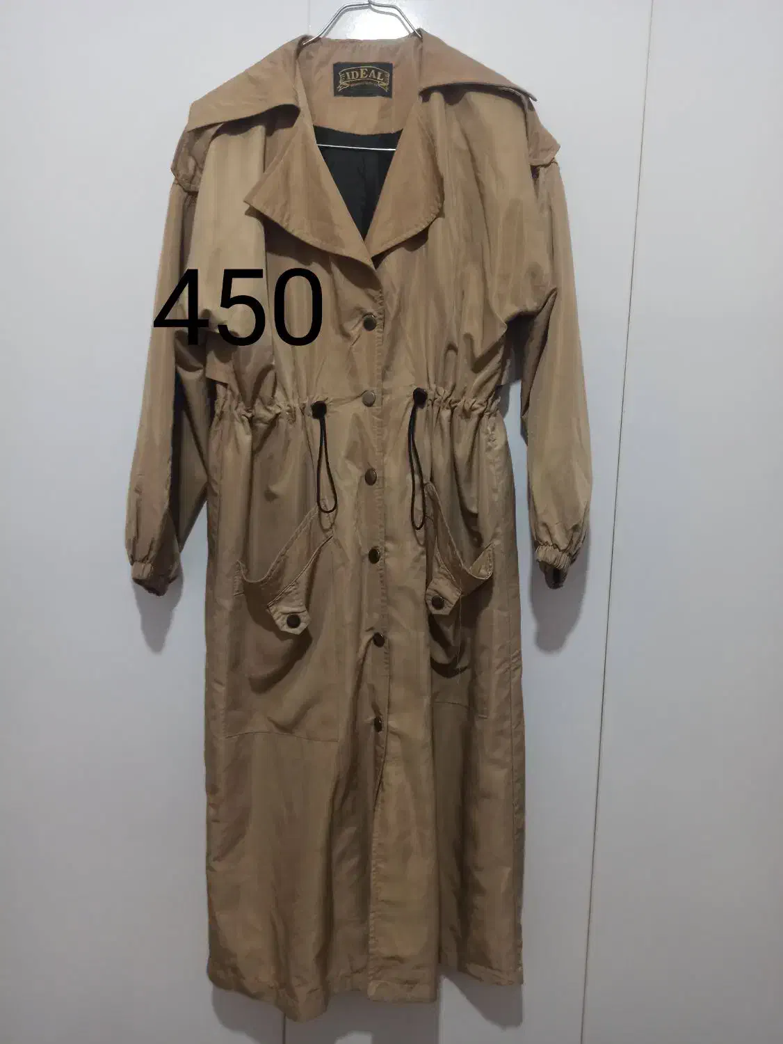 تعدادی پالتو و بارانی زنانه|لباس|دورود, |دیوار