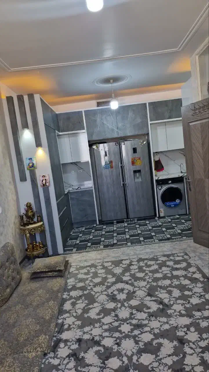 خانه فروشی 3 طبقه در کوچه 4متری|فروش خانه و ویلا|قم, زند آباد|دیوار