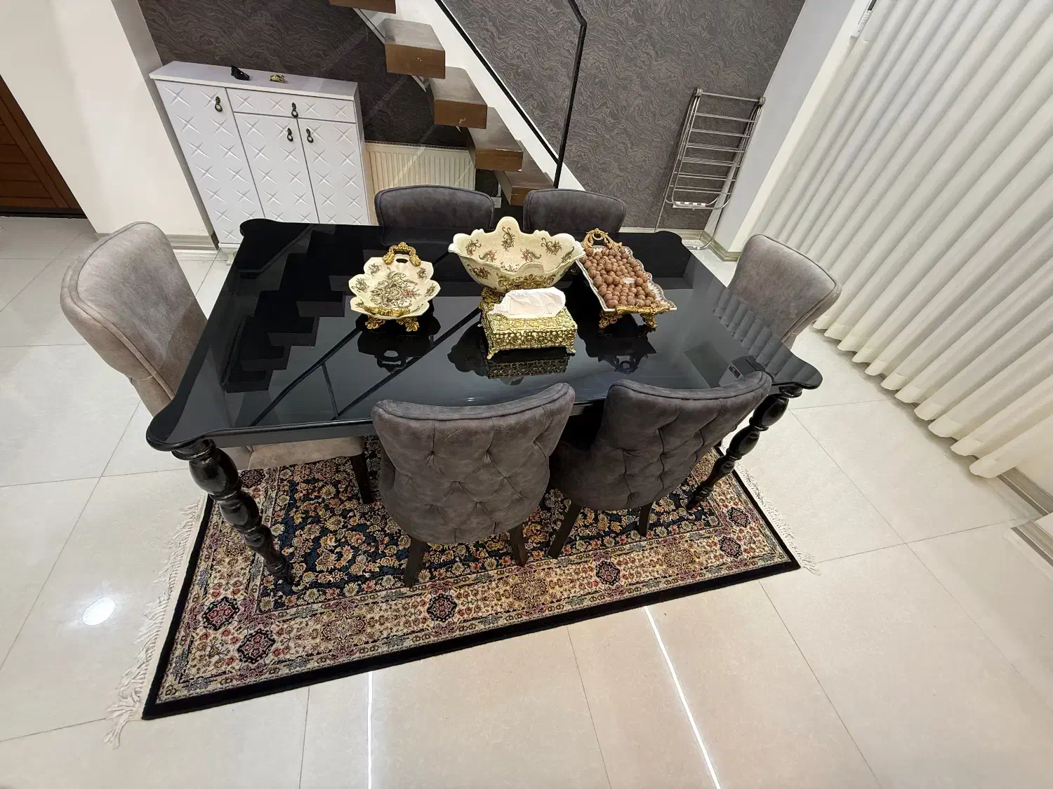 مبل ۸ نفره چستر به همراه میز عسلی، نهارخوری ۶ نفره|مبلمان خانگی و میز عسلی|پردیس, فاز ۳|دیوار