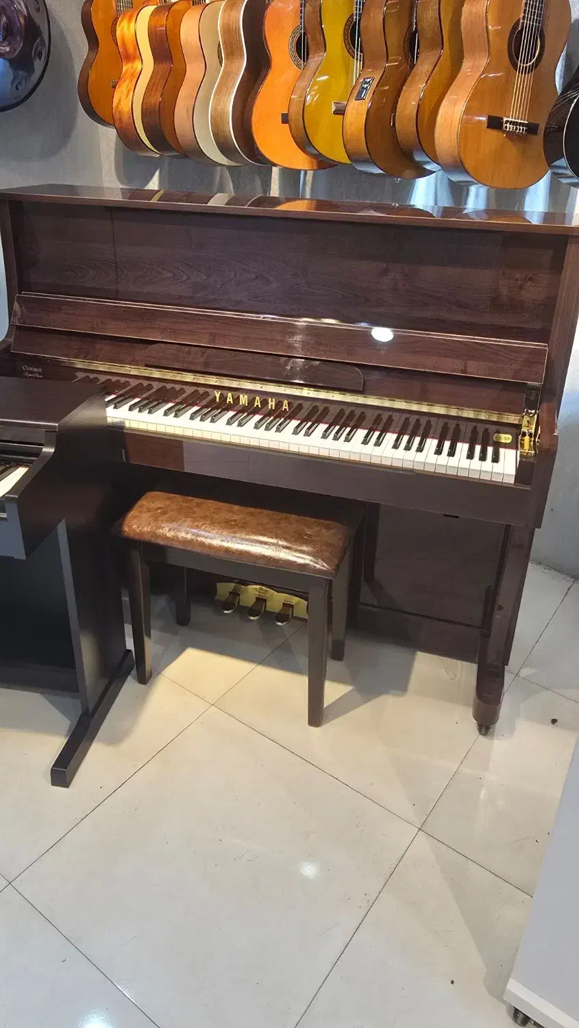 پیانوی ایستاده‌ی کلاسیک YAMAHA رنگ قهوه‌ای طبیعی|پیانو، کیبورد، آکاردئون|اهواز, زیتون کارمندی|دیوار