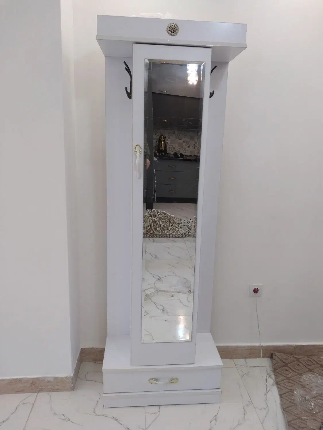 جاکفشی|جاکفشی، کمد، دراور|رشت, یخسازی|دیوار