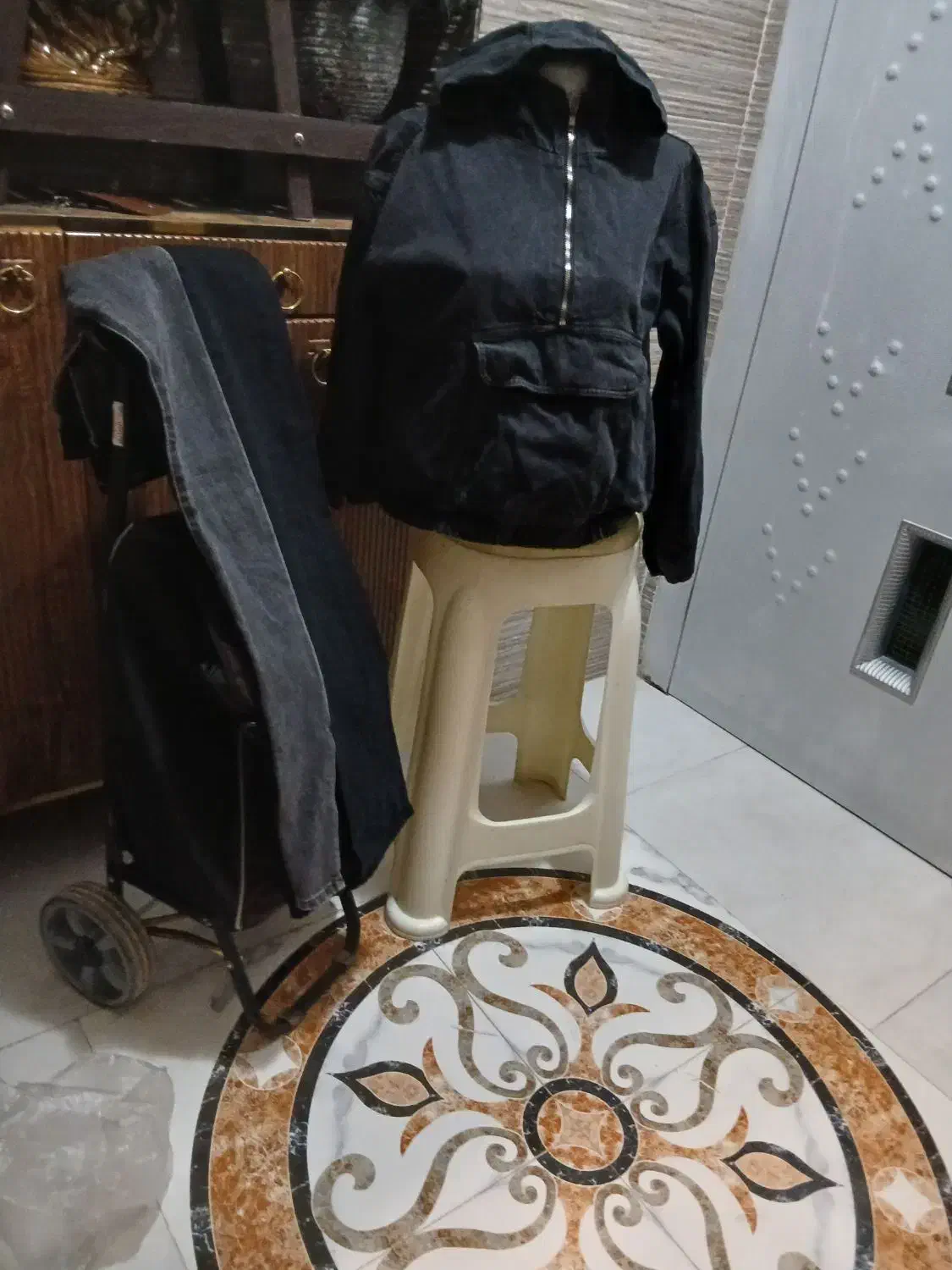 تعدادی  ست  شلوار و پیراهن سایز،۳۷ و ۳۸ و  تا ۵۰|حراج|اسلام‌شهر, شهرک قائمیه|دیوار