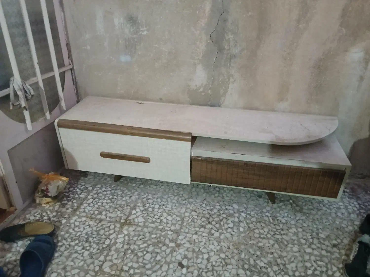 میز تلوزیون چوبی|میز تلویزیون|قم, شاه احمد قاسم|دیوار