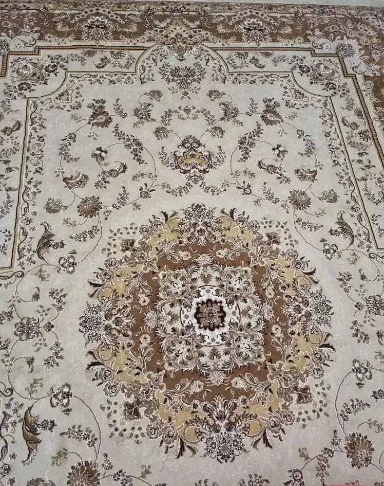 یک عدد فرش ماشینی ۹ متری زمینه کرم نونو،جهیزیه|فرش|اصفهان, جلفا|دیوار