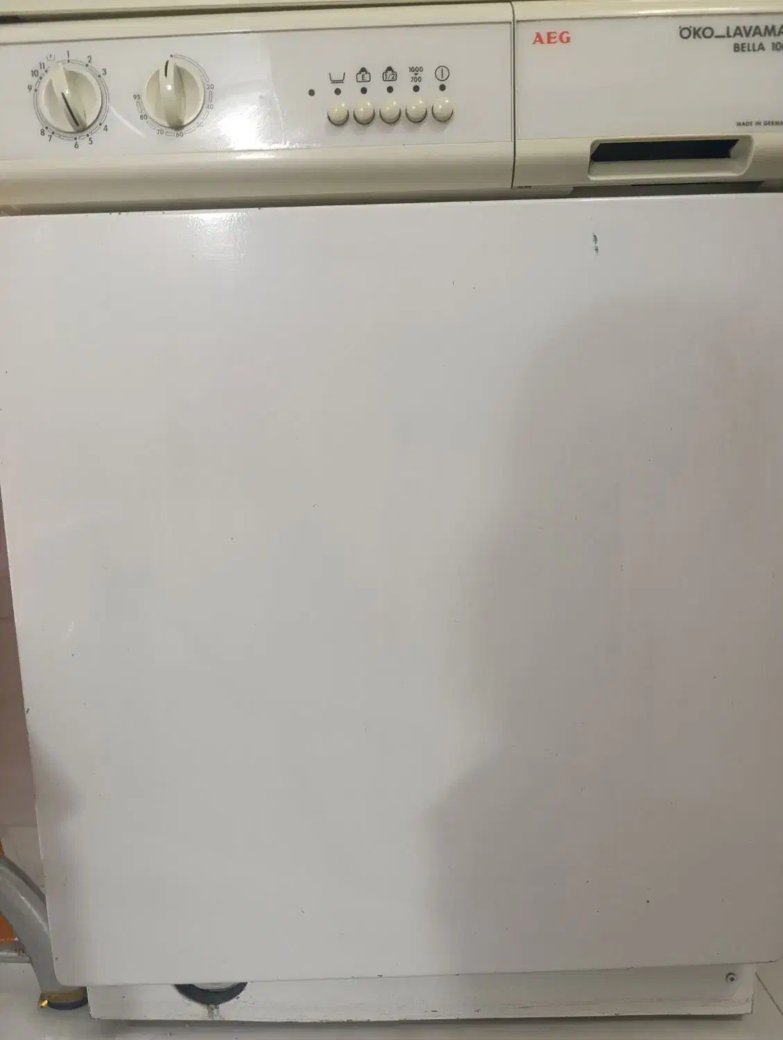 فروش لباسشویی AEG|ماشین لباسشویی و خشککن لباس|اصفهان, قهجاورستان|دیوار
