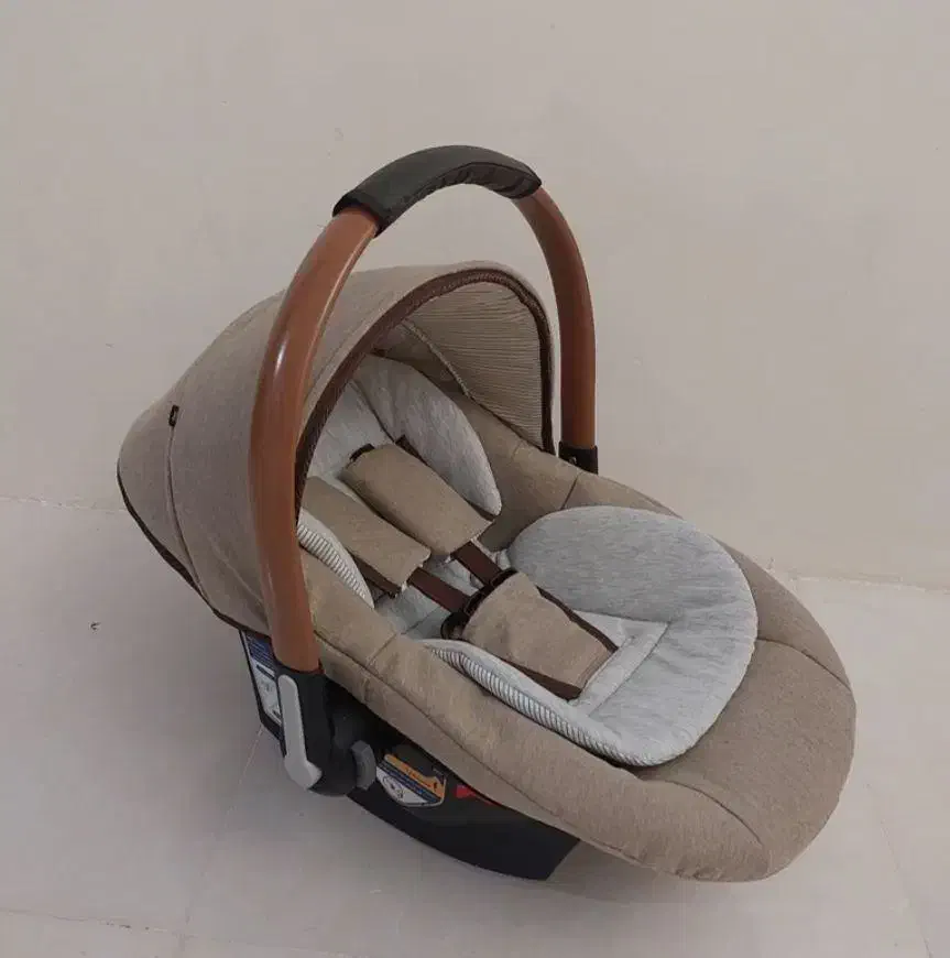 کریر|کالسکه و لوازم جانبی|ازنا, |دیوار